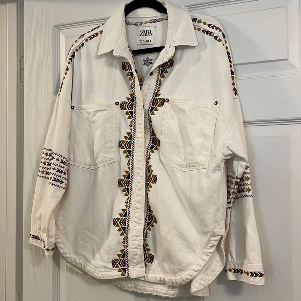 Cream color ladies Zara shirt jacket good condition
